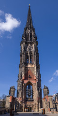 Fototapeta na wymiar Mahnmal Nikolaikirche Hamburg sonnig