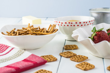 Ingredients for pretzel strawberry pie.