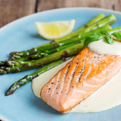 Lachs mit Spargel