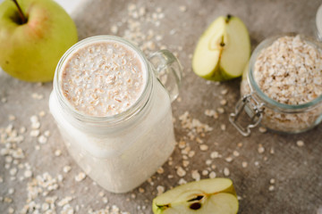 oatmeal smoothies with apples