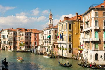 Fototapeta na wymiar Historic residential buildings on Grand Canal, Venice