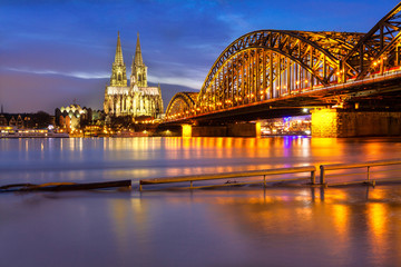 Köln bei Hochwasser