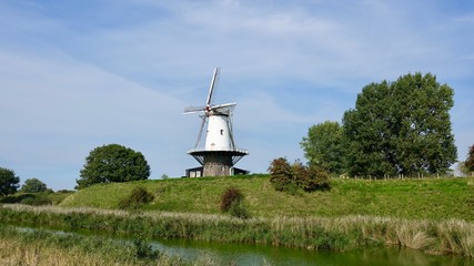 Holländische Windmühle in Zeeland