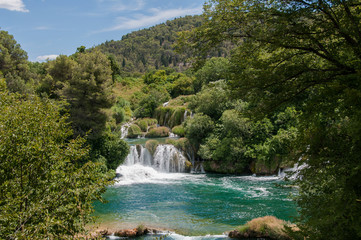 Fototapeta na wymiar O Parque Nacional de Krka situa-se na Croácia e é muito conhecido pelas suas sete cascatas