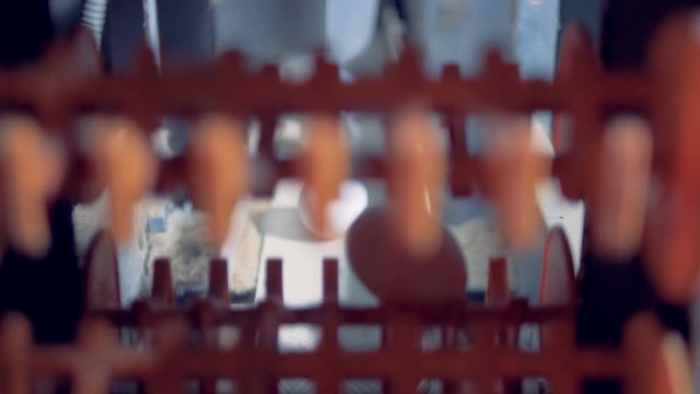 Process of lifting fresh eggs carried out by a transporting belt