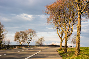 Kurvige Landstra&szlig;e