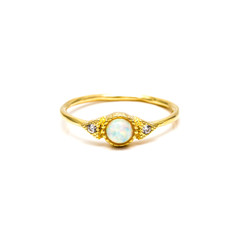 Delicate Gold Ring with Gem