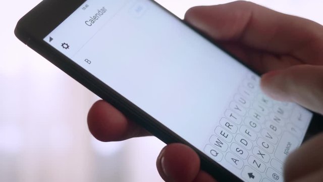 Adding new event on the smartphone calendar
