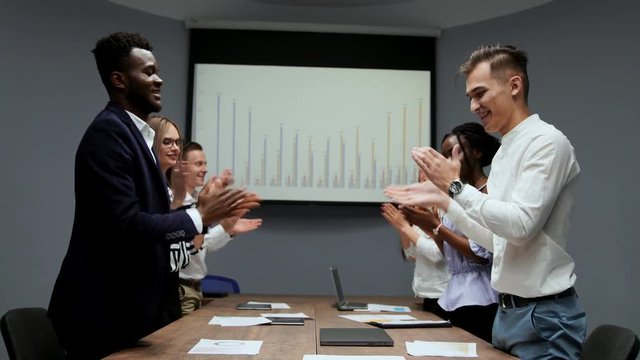 Conclusion multietnicita mutually beneficial transactions between African American and European. Transfer of ownership in the conference room. The Board of Directors. Business meeting.
