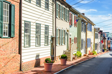 Fototapeta na wymiar Traditional Wooden Terraced Houses on a Sunny Autumn Morning. Annapolis, MD.