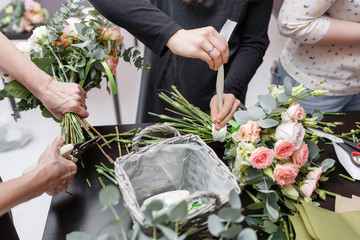 Master class on making bouquets. Spring bouquet. Learning flower arranging, making beautiful bouquets with your own hands
