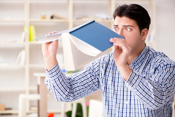 Man found his house after burglary robbed by burglars