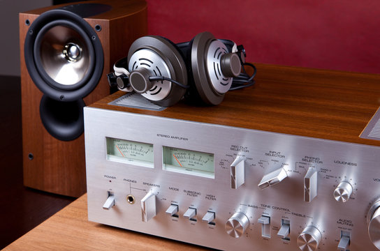 Analog Audio Stereo System Amplifier Headphones Speaker