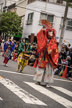 日本のまつり　獅子舞と狐舞い