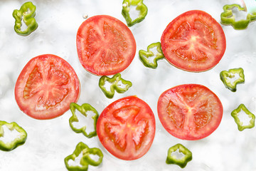Profile features of fresh tomatoes and green peppers