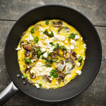 Omelett mit Pilzen - Omelette with mushrooms