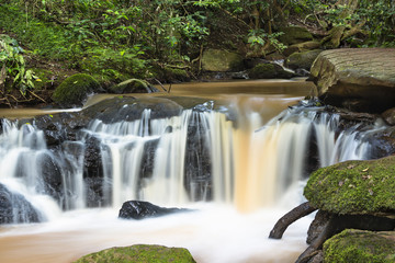 Obraz premium Idyllic Nairobi River Waterfall in Kenya