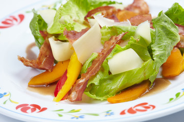 salad with bacon