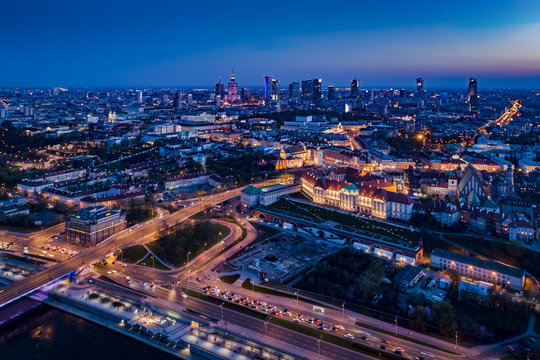 Warszawa o zmierzchu © Drone in Warsaw