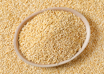 white quinoa seeds