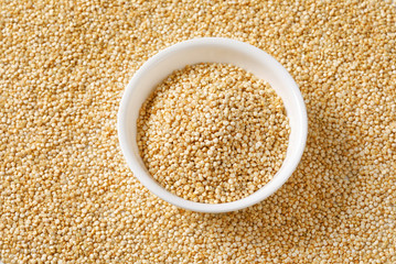 white quinoa seeds