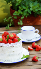 spinach cake with mascarpone cream and strawberry