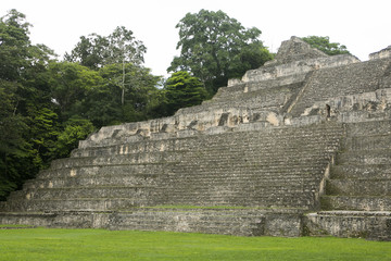 Fototapeta na wymiar Caracol Mayan Ruins