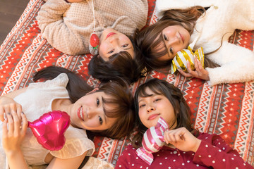 パジャマパーティー ベッド 4人