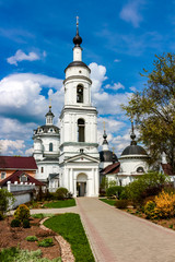 Fototapeta na wymiar MALOYAROSLAVETS, RUSSIA - MAY 2016: Svyato-Nikolskiy Chernoostrovskiy convent monastery in Maloyaroslavets 