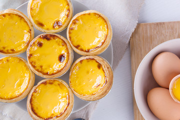 Top view of egg tart with egg
