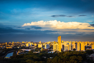 Fototapeta na wymiar Entardecer em São Paulo