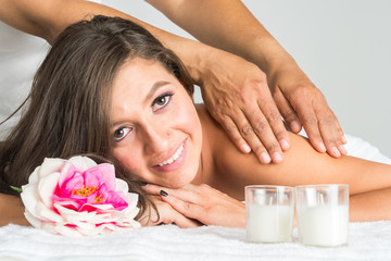 Obraz na płótnie Canvas Woman Getting Massage