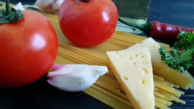 spaghetti, drops garlic slow-motion shot