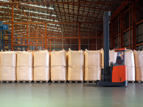 Reach trucks for perfect load control, material /jumbo bags handling happens smooth and precisely in large warehouse.