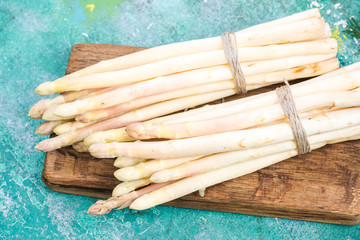 White asparagus bunch, top view