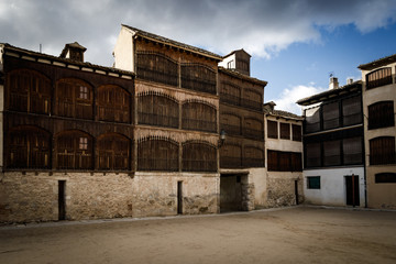 Edificios antiguos en la plaza del coso de Peñafiel