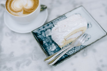 delicious white cake