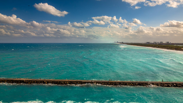 Beautiful View Of The Fort Lauderdale Port And Pier.