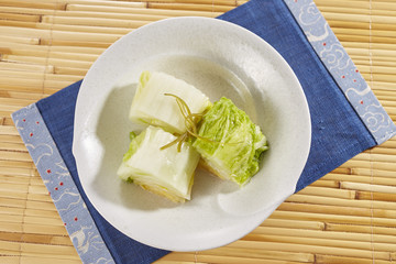 白菜の浅漬け (pickled napa cabbage)