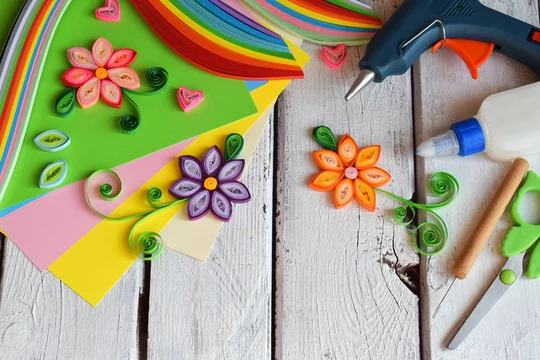 Quilling Technique. Making Decorations or Greeting Card. Paper Strips,  Flower, Scissors Stock Image - Image of idea, branch: 139490225