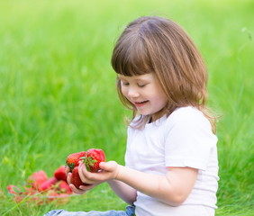  face, strawberry eating, fun, close up