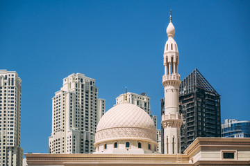 Obraz premium Mosque in Dubai Marina district
