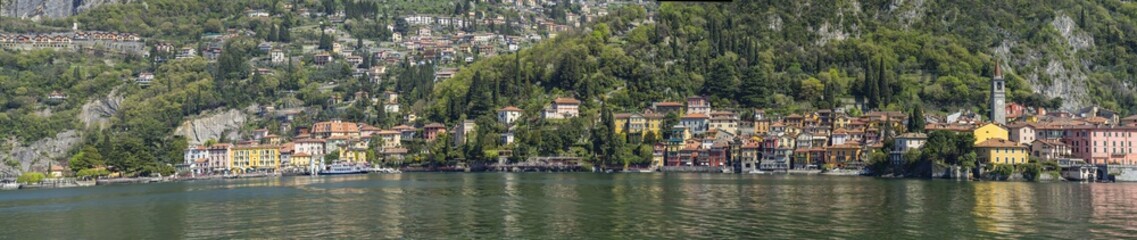 Fototapeta na wymiar Varenna ( Lago di Como )
