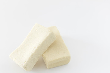 乾燥した高野豆腐