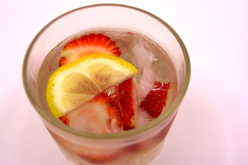 lemonade with strawberries