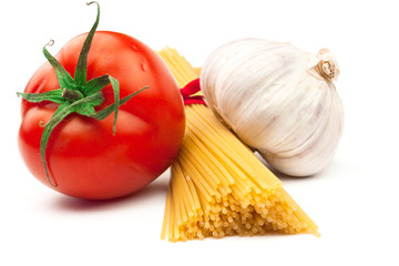 Pasta, garlic and tomato
