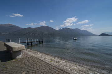 Panchina a Menaggio ( Lago di Como )