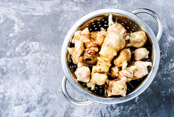 Raw Jerusalem artichokes