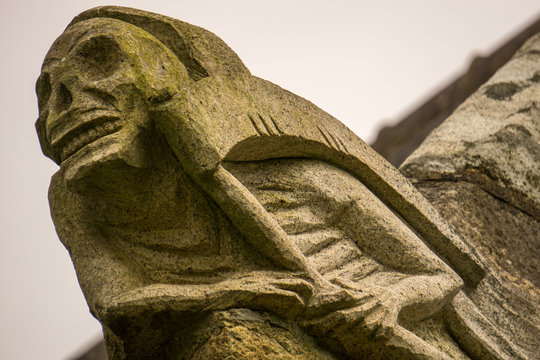 The death man statue wait you
