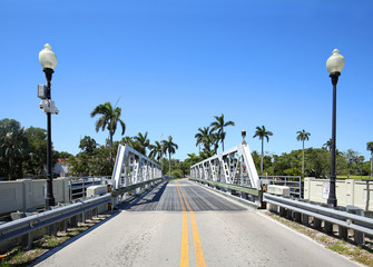 11th Avenue Swing Bridge, built in 1924, is one of the oldest bridges in Fort Lauderdale.  The bridge connects the neighborhoods of Sailboat Bend and Riverside Park and is blocks away from Las Olas.